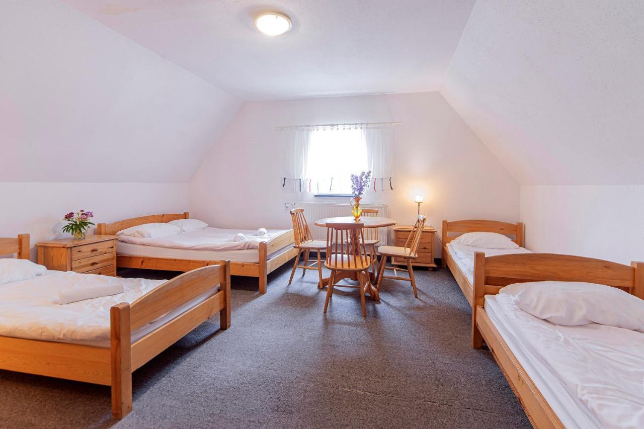 Hotel Krasnoludki Sosnowka  Bagian luar foto